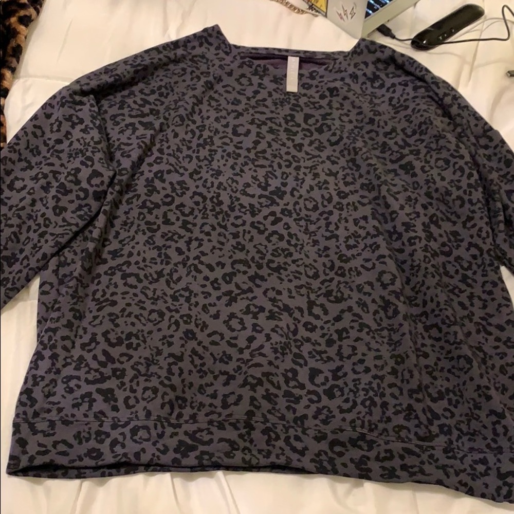 Never worn Athleta cheetah pullover